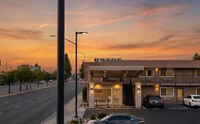 Days Inn By Wyndham Yosemite Area
